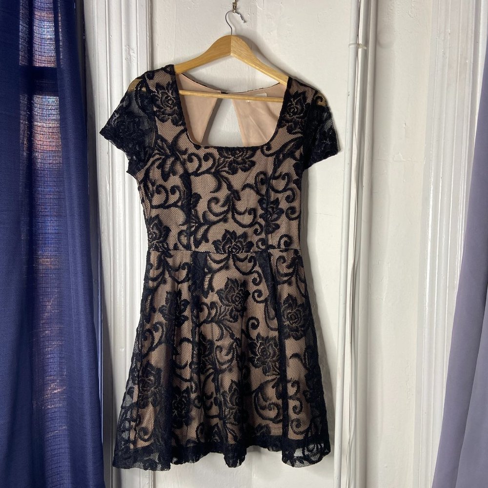 Boutique black/nude lace dress
